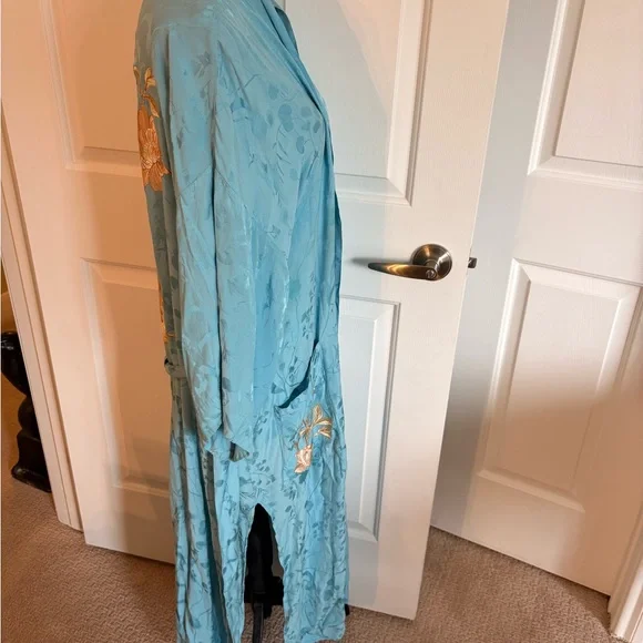 Spell Light Blue Butterfly Embroidered Kimono M/L. EC - Picture 5 of 9